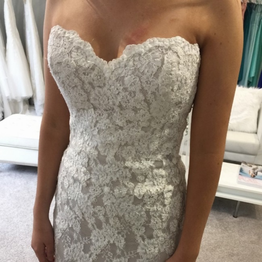 Strapless Sweetheart Wedding gown, Full Lace